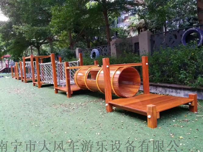广西南宁户外拓展设备厂家南宁游乐设备幼儿园滑梯